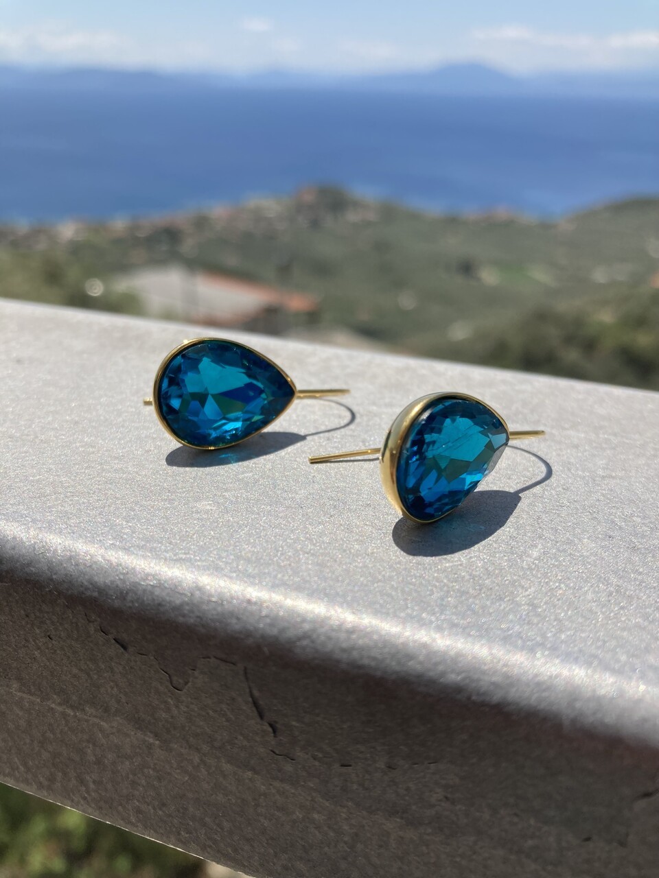 Water dark reflection earrings